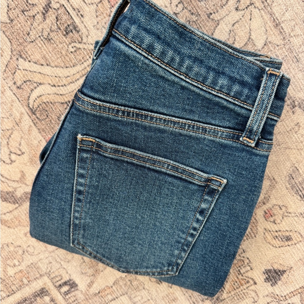 Uniqlo Women's Skinny Jeans in Medium Blue Wash - Picture 5 of 6